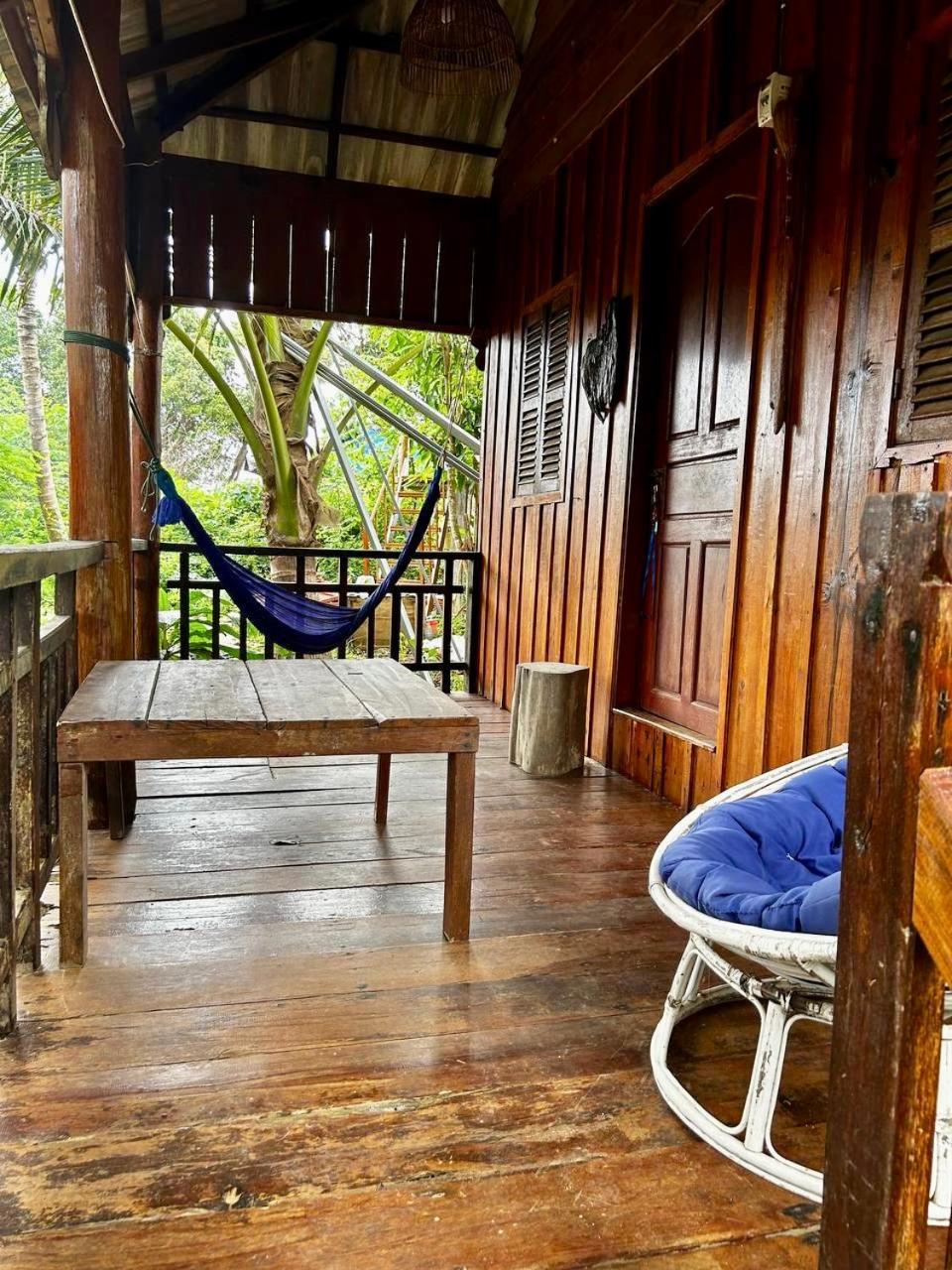 Resort Easy Tiger - M'pai Bay Beach, Koh Rong Sanloem