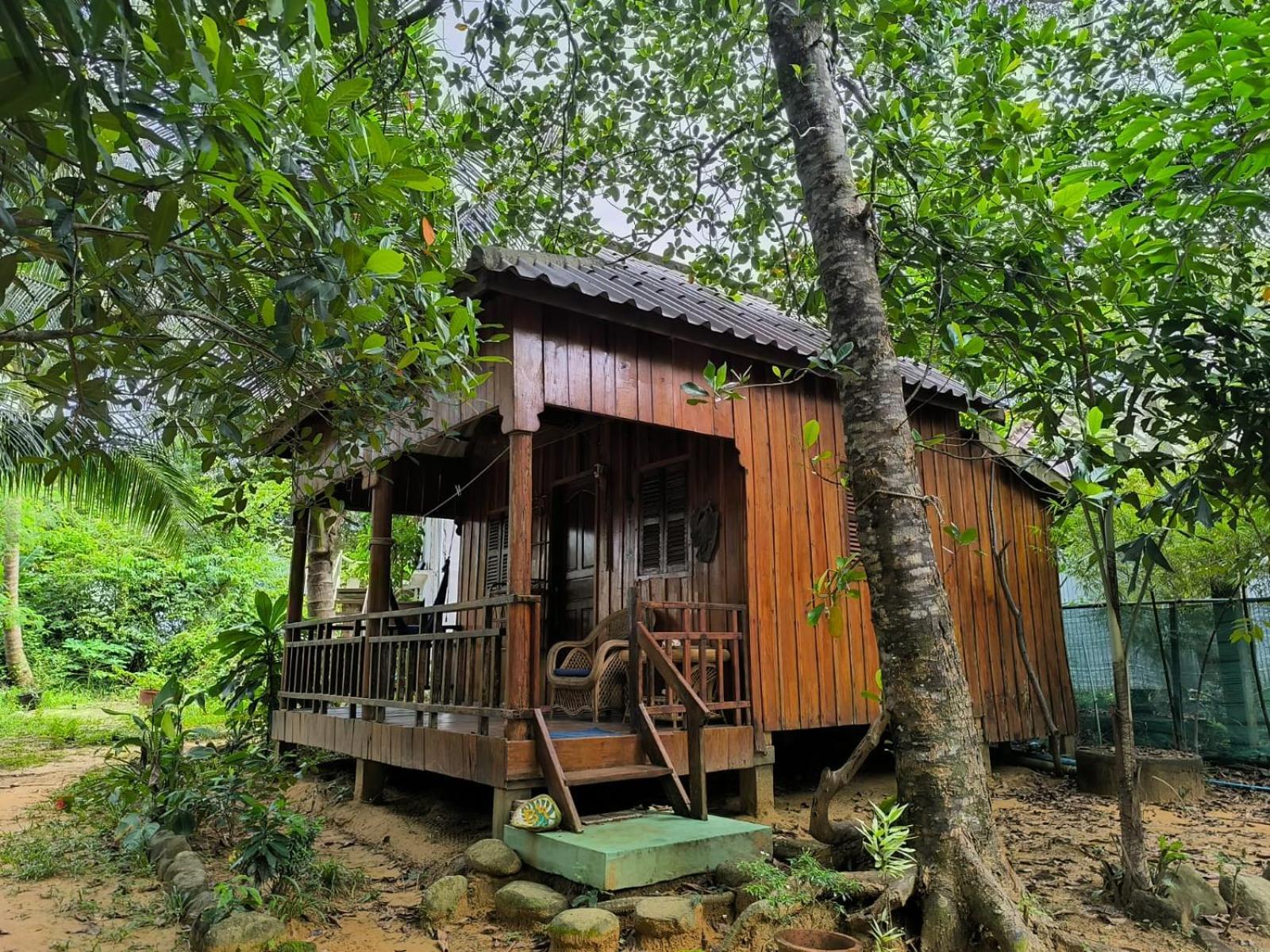 Resort Easy Tiger - M'pai Bay Beach, Koh Rong Sanloem